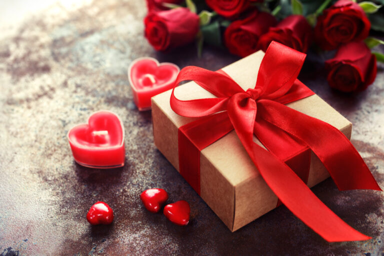 It’s Love Season: Best Valentine’s Day gift hamper 2022 for him, her and Kids